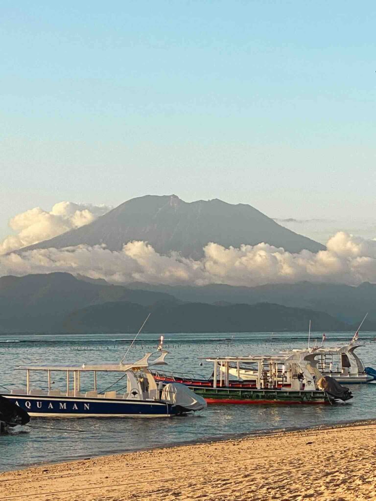 Beach in Nusa Lembongan with a panoramic view of Mount Agung.