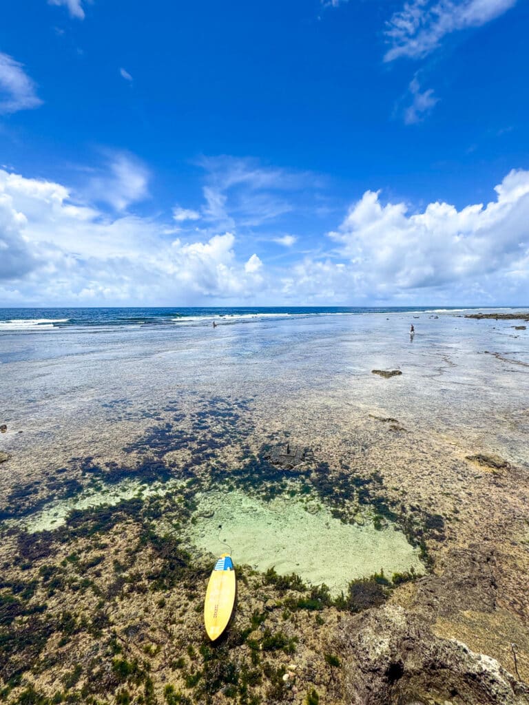 Eaux de Cloud 9, surf spot emblématique de Siargao, aux Philippines.